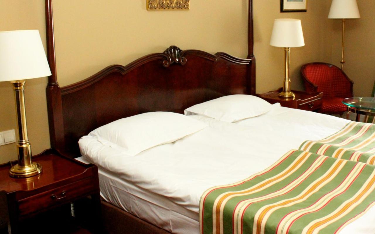 Dwor Sierakow Hotel Ruang foto