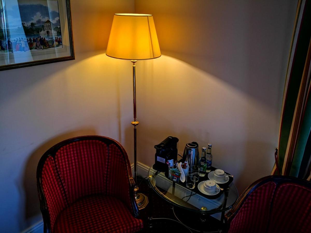 Dwor Sierakow Hotel Bagian luar foto