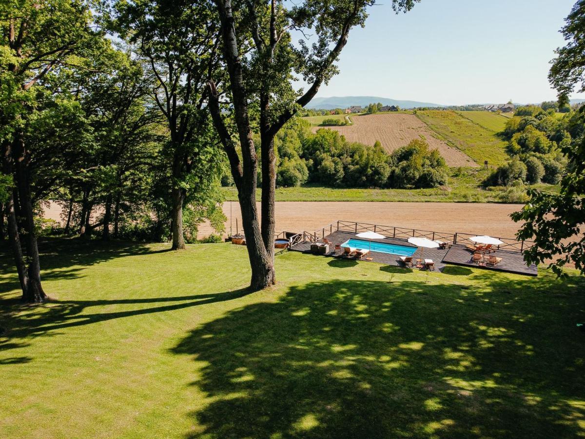 Dwor Sierakow Hotel Bagian luar foto