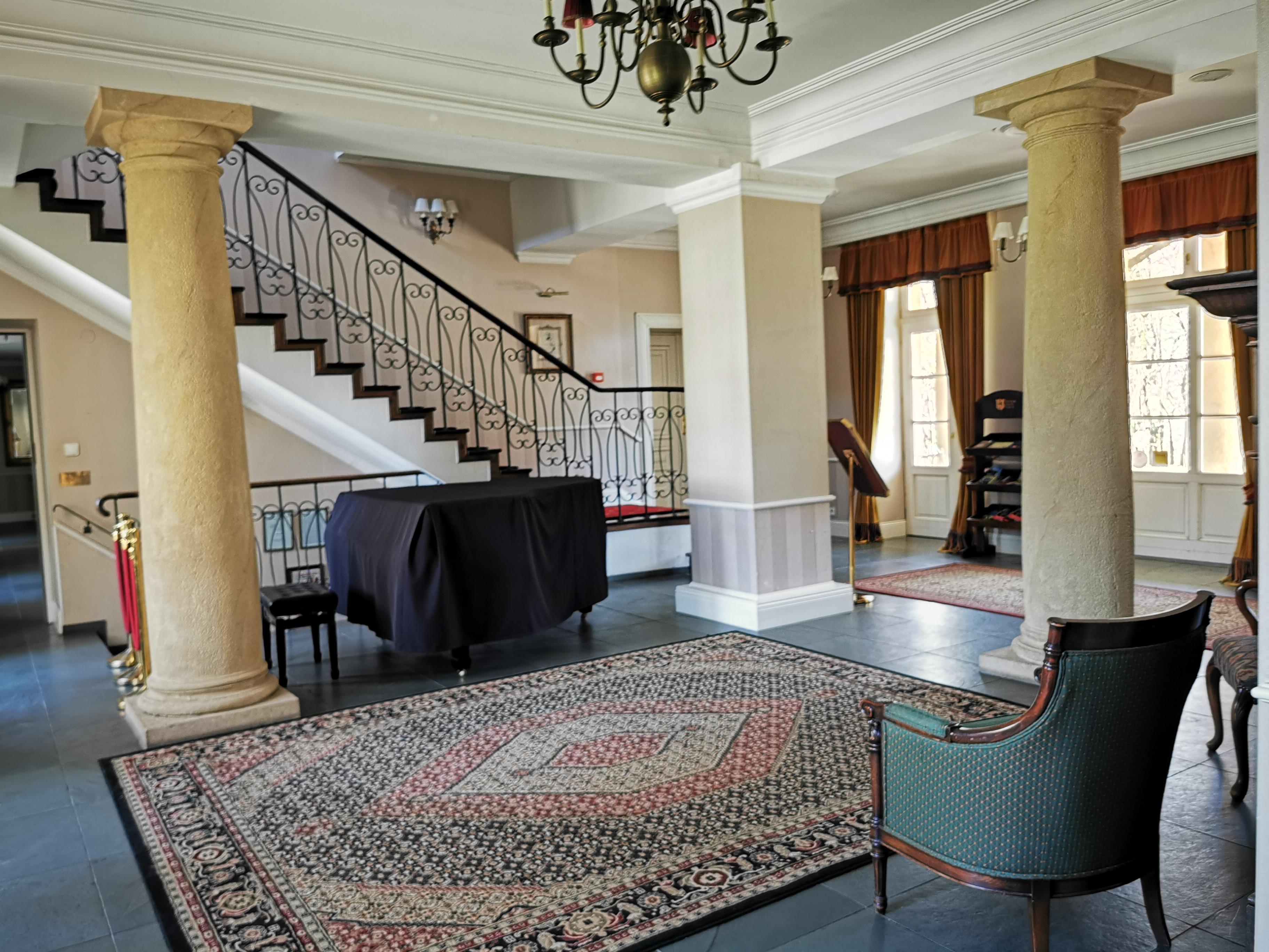 Dwor Sierakow Hotel Bagian luar foto