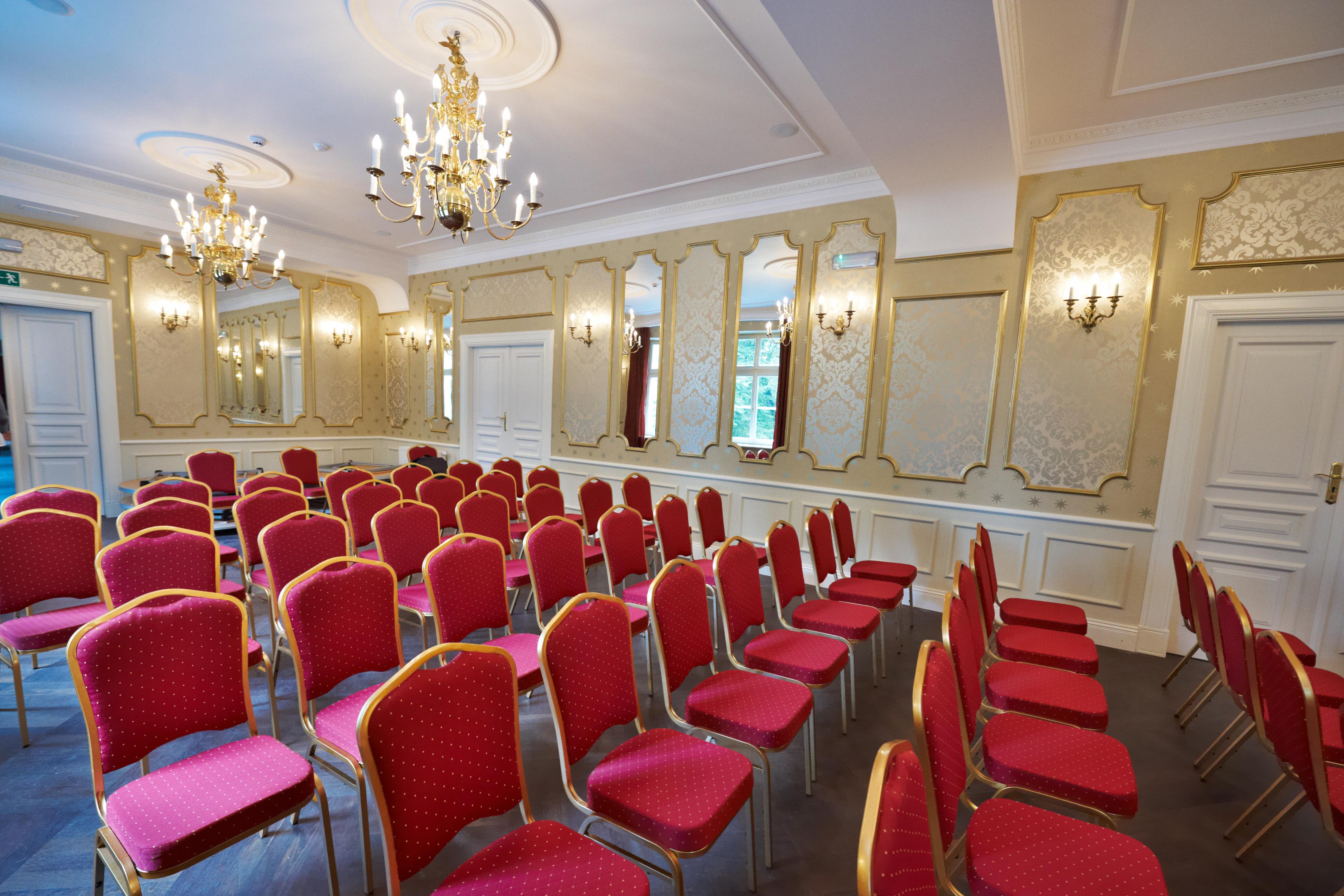Dwor Sierakow Hotel Bagian luar foto