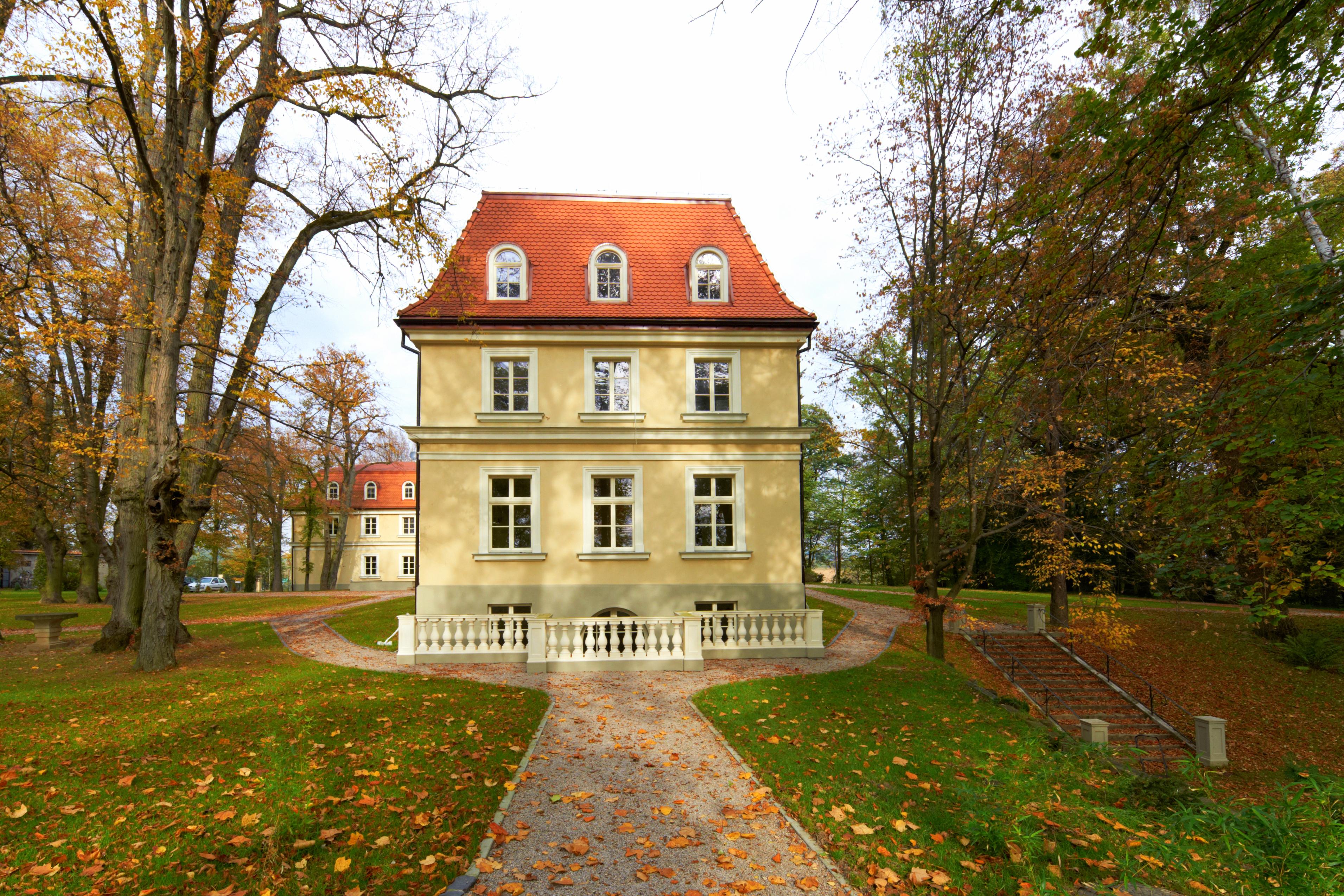 Dwor Sierakow Hotel Bagian luar foto
