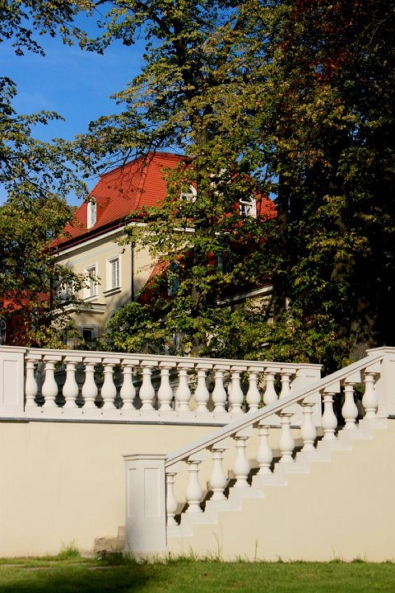 Dwor Sierakow Hotel Bagian luar foto