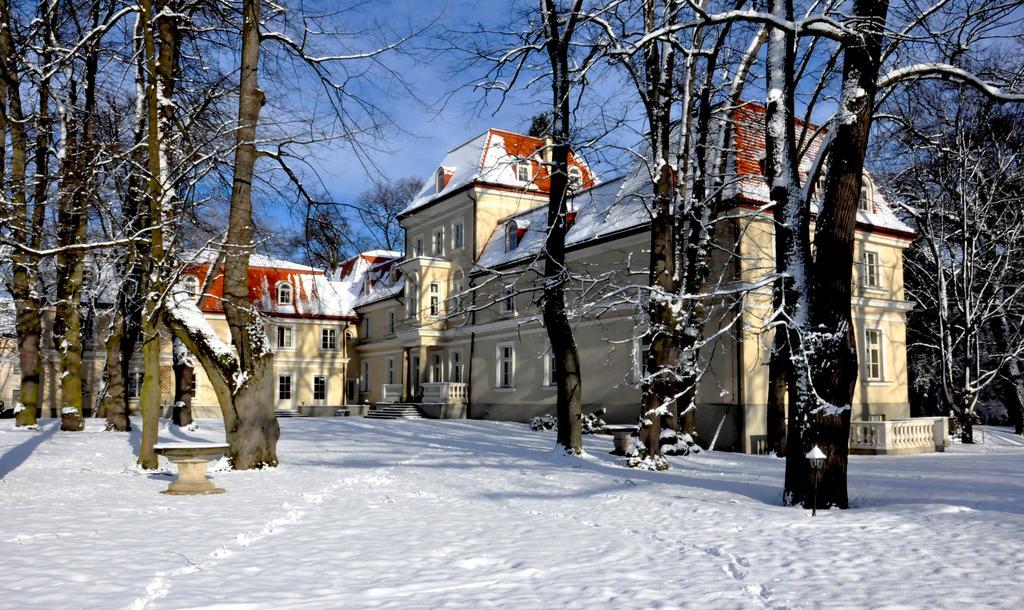 Dwor Sierakow Hotel Bagian luar foto