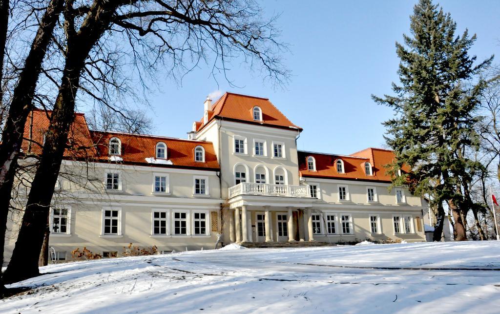 Dwor Sierakow Hotel Bagian luar foto